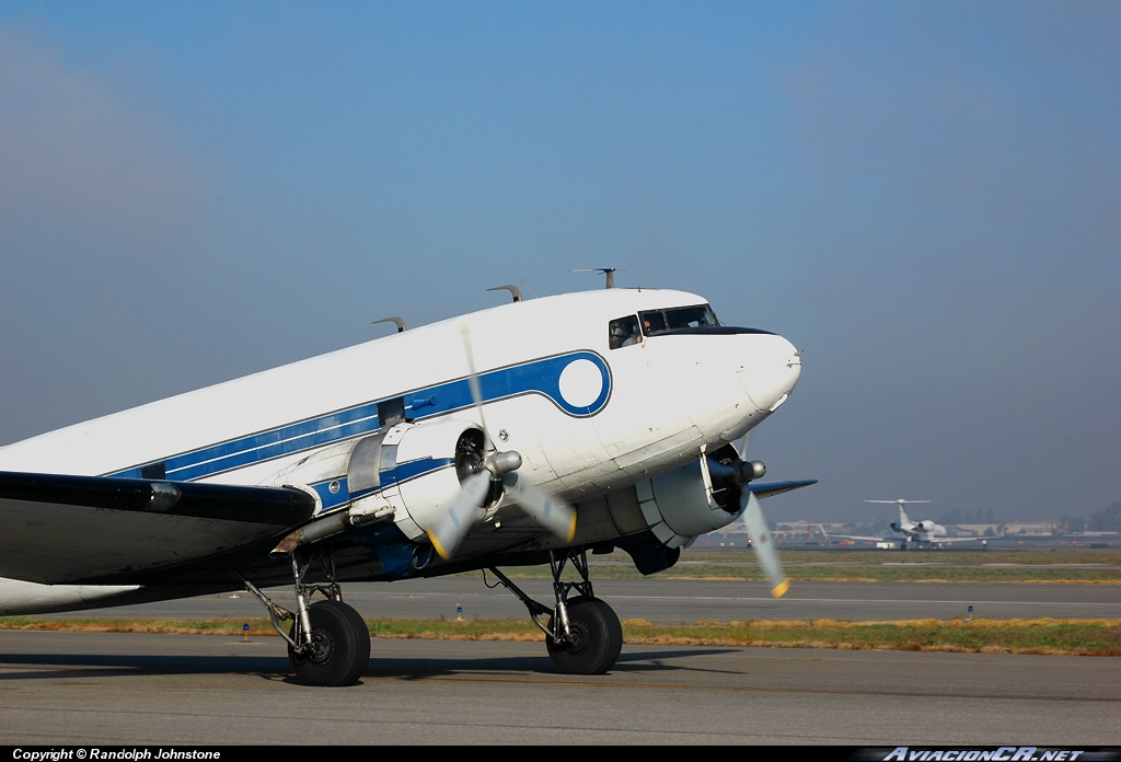 N403JB - Douglas DC-3 - Privado