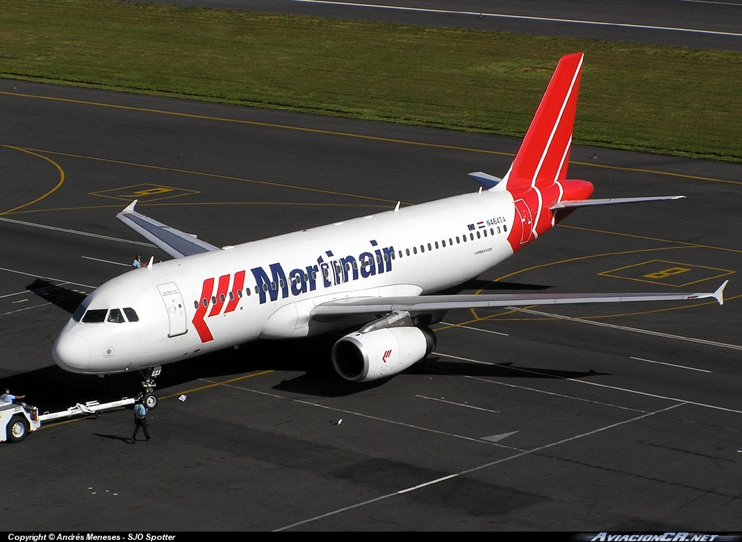 N464TA - Airbus A320-233 - Martinair