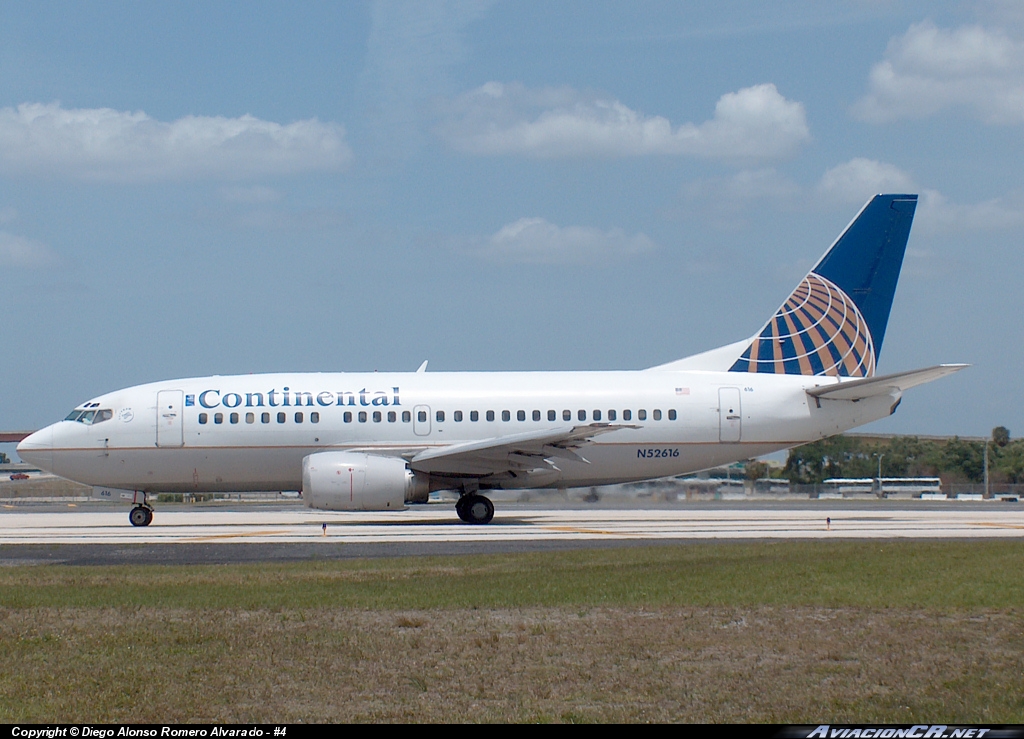 N52616 - Boeing 737-524 - Continental Airlines