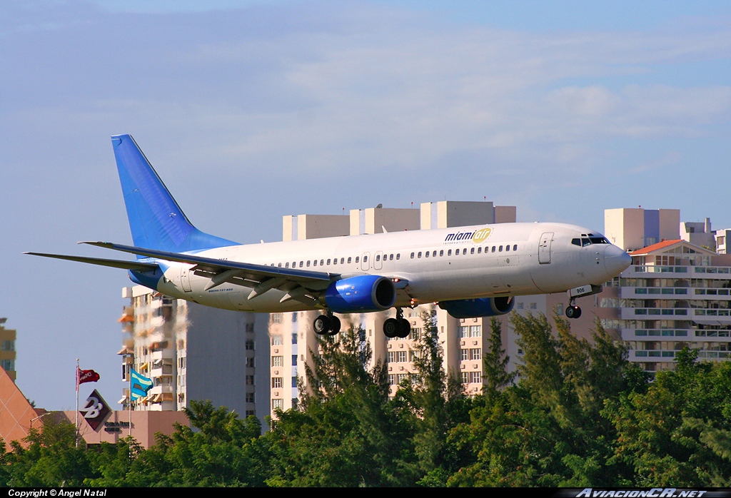 N906MA - Boeing 737-81Q - Miami Air