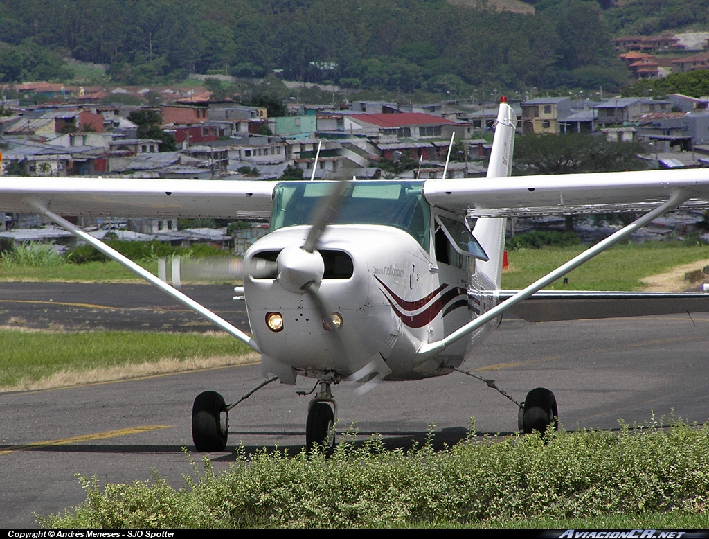TI-AWG - Cessna U206F - Privado