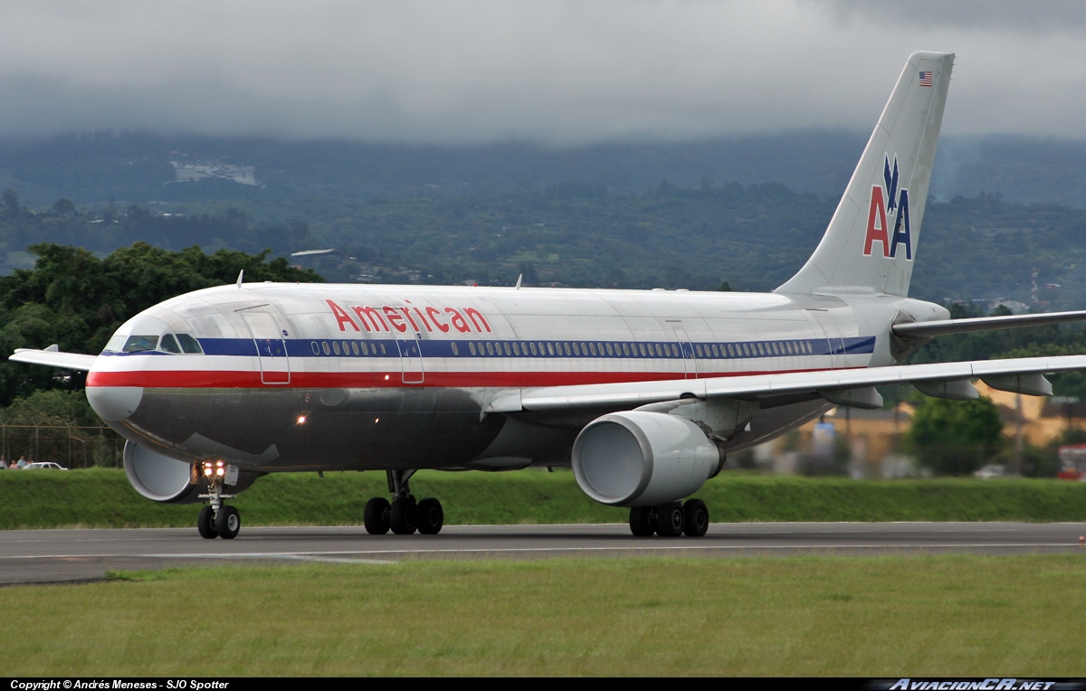 N8067A - Airbus A300B4-605R - American Airlines