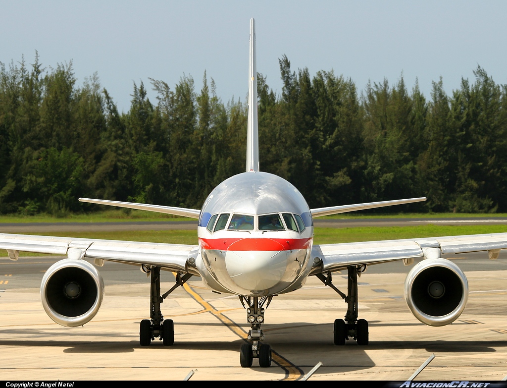 N674AN - Boeing 757-223 - American Airlines