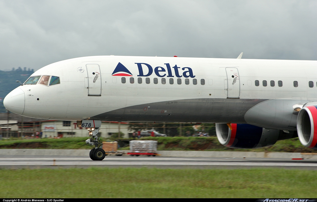N678DL - Boeing 757-232 - Delta Air Lines