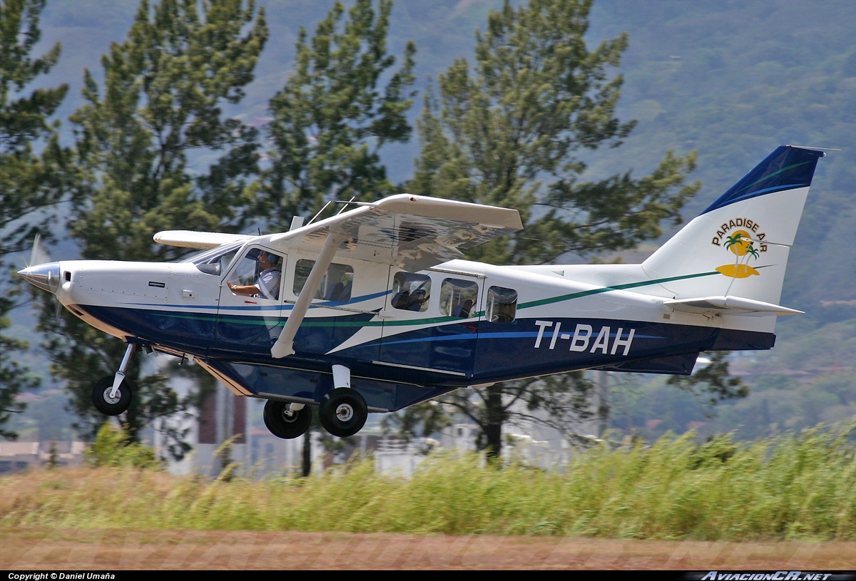 TI-BAH - Gisspland Aviation GA-8 Airvan - Paradise Air