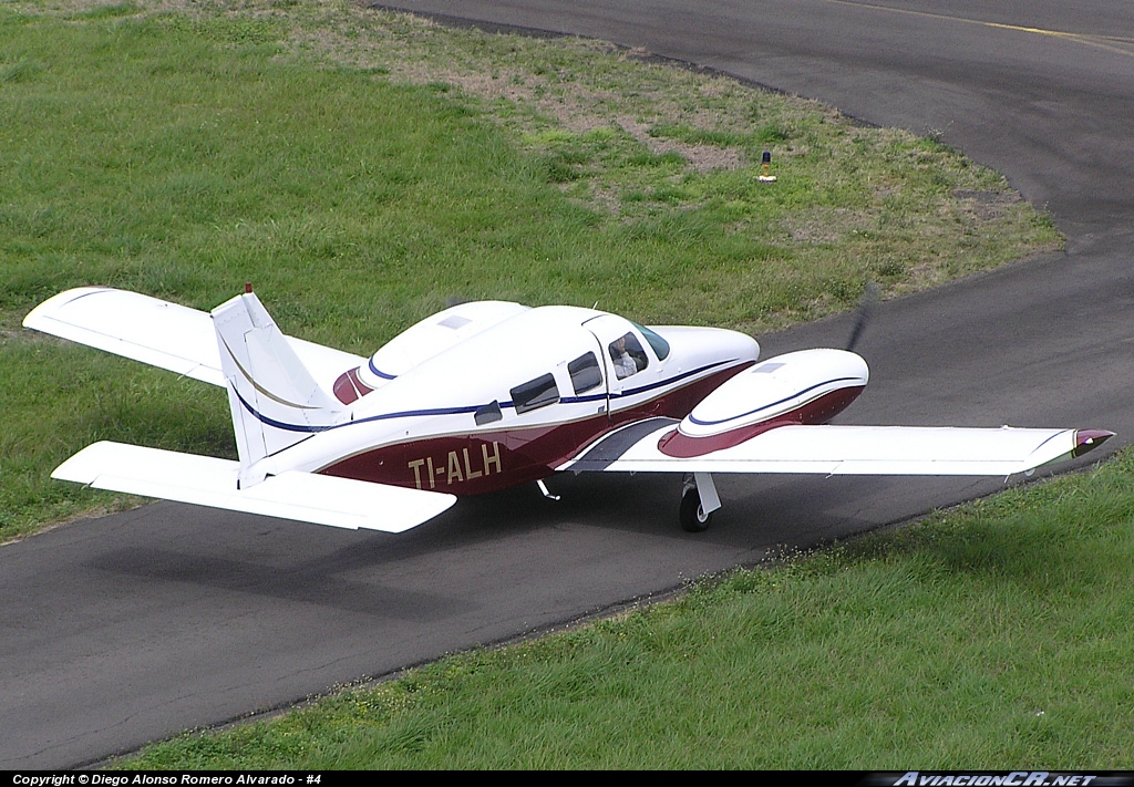 TI-ALH - Piper PA-34-200T Seneca II - CarmonAir/ECDEA