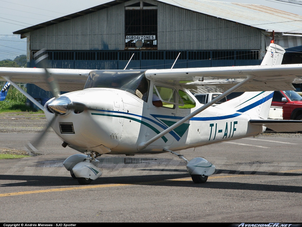 TI-AIF - Cessna 182 - Privado