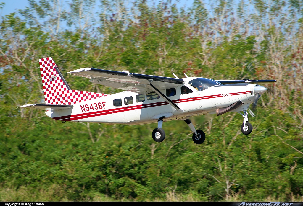 N9438F - Cessna 208 - Privado