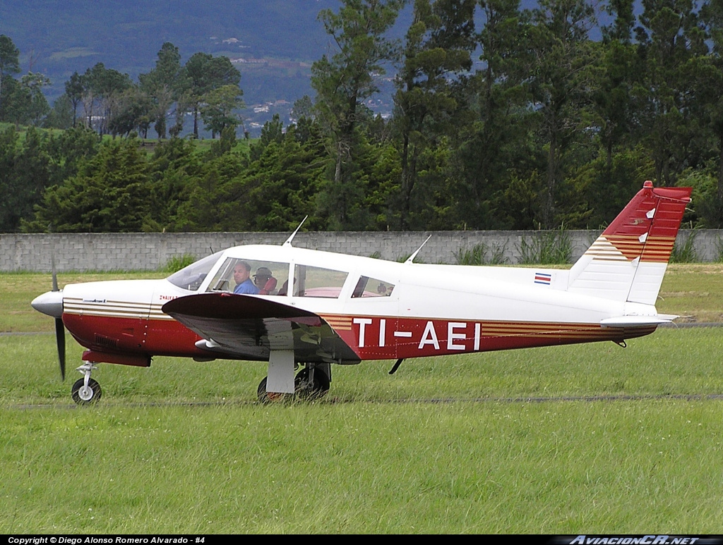 TI-AEI - Piper PA-28R-201 Arrow II - Privado