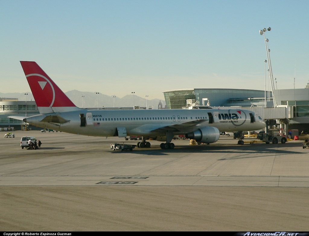 N537US - Boeing 757-251 - Northwest Airlines
