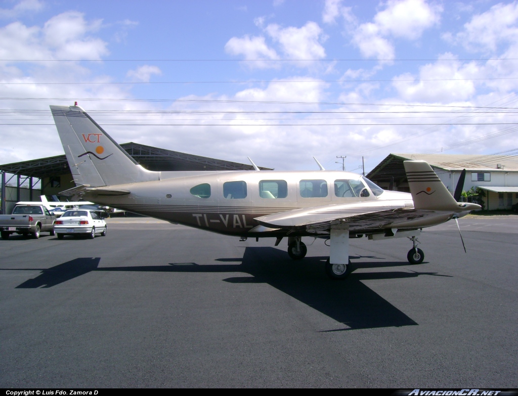 TI-VAL - Piper PA-31-350 - Privado
