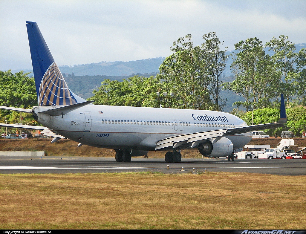 N37252 - Boeing 737-824 - Continental Airlines