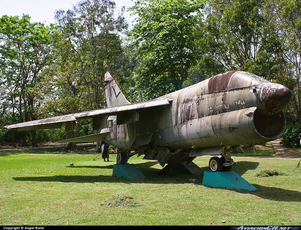 70995 - LTV A-7D Corsair II - USAF - United States Air Force - Fuerza Aerea de EE.UU