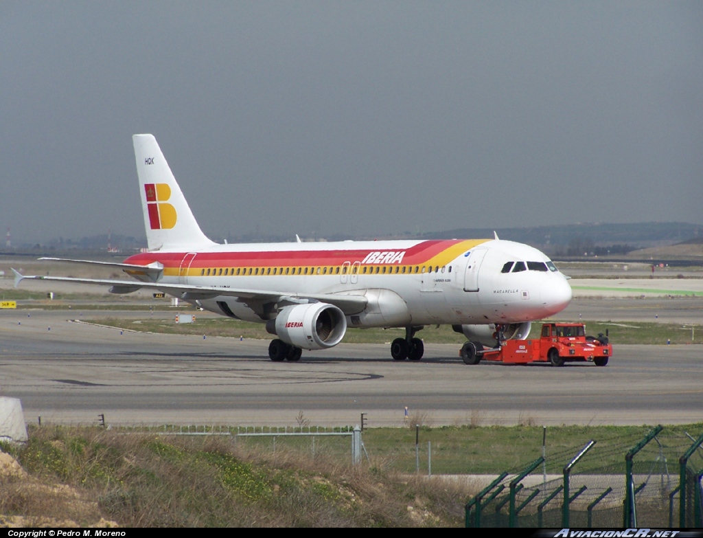 EC-HQK - Airbus A320-214 - Iberia