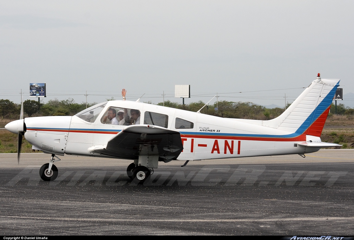TI-ANI - Piper PA-28-181 Cherokee Archer II - ECDEA - Escuela Costarricense de Aviación