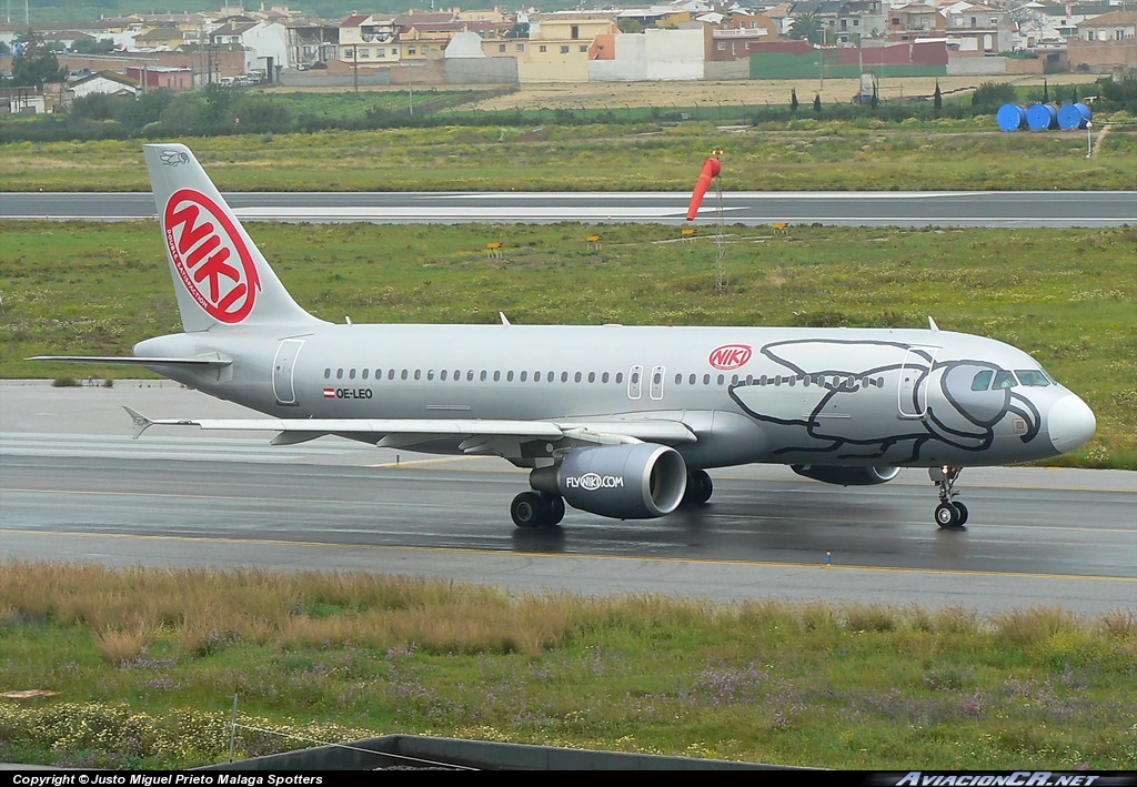 OE-LEO - Airbus A320-214 - NIKI