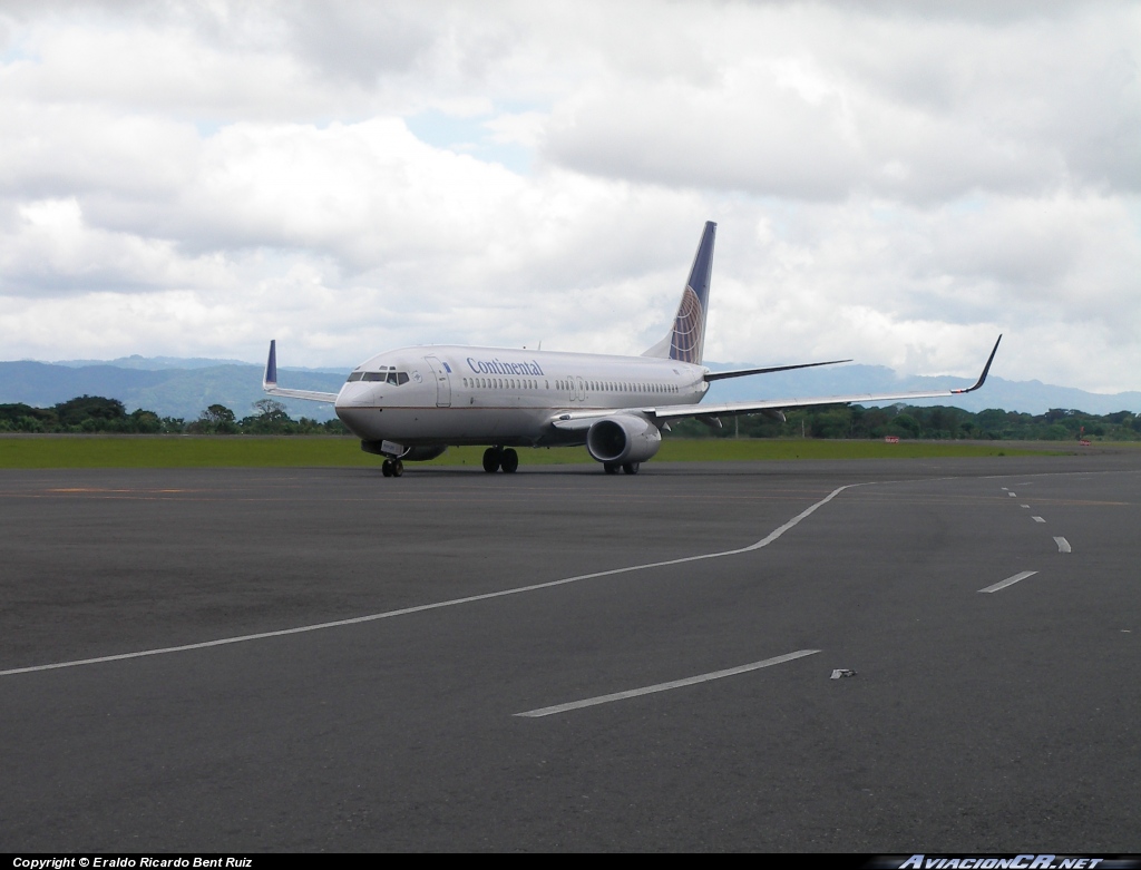 N33292 - Boeing 737-824 - Continental Airlines