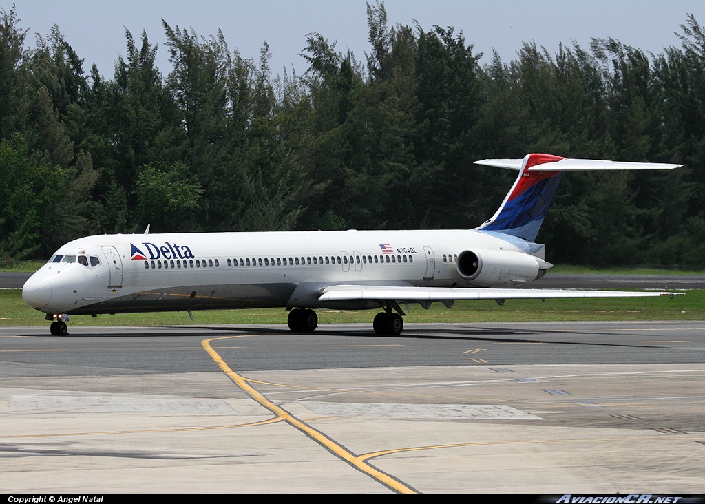 N904DL - McDonnell Douglas MD-88 - Delta Air Lines