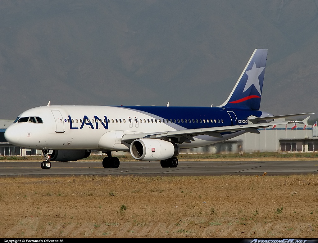 CC-COC - Airbus A320-233 - LAN Chile