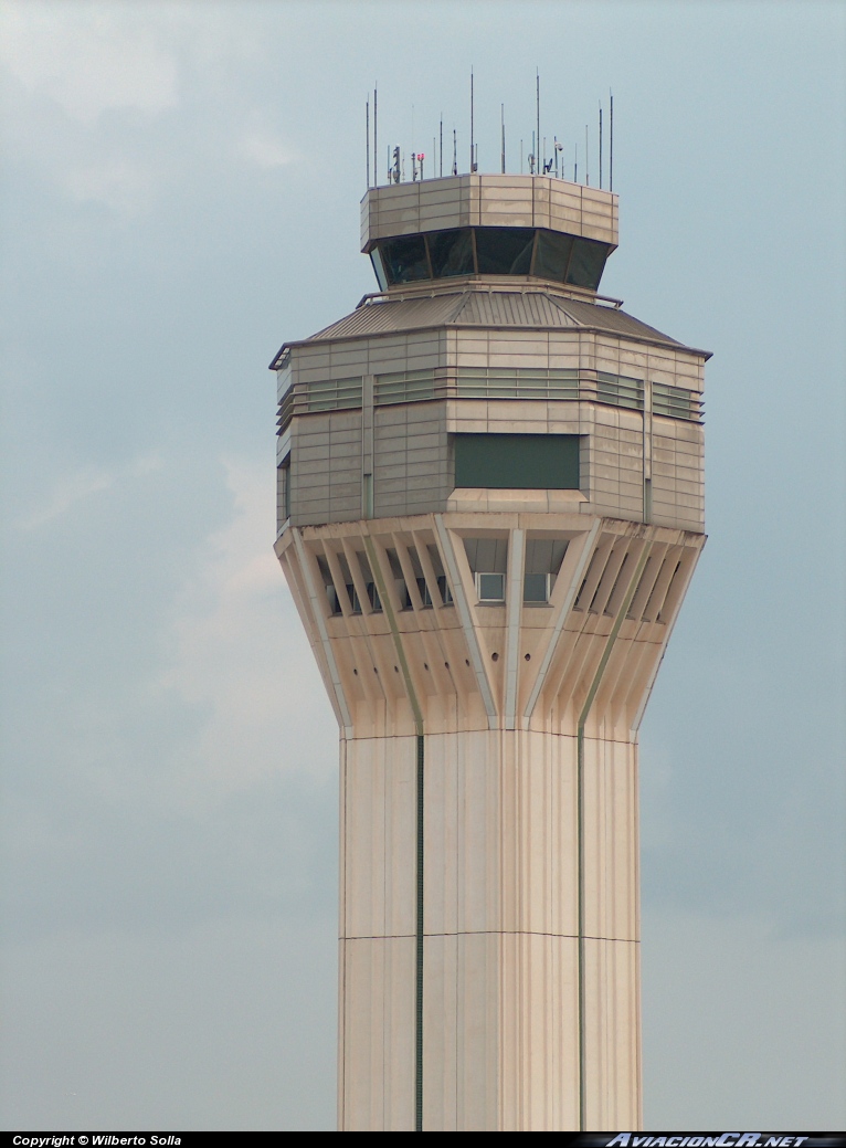 TJSJ - Aeropuerto - Torre de control