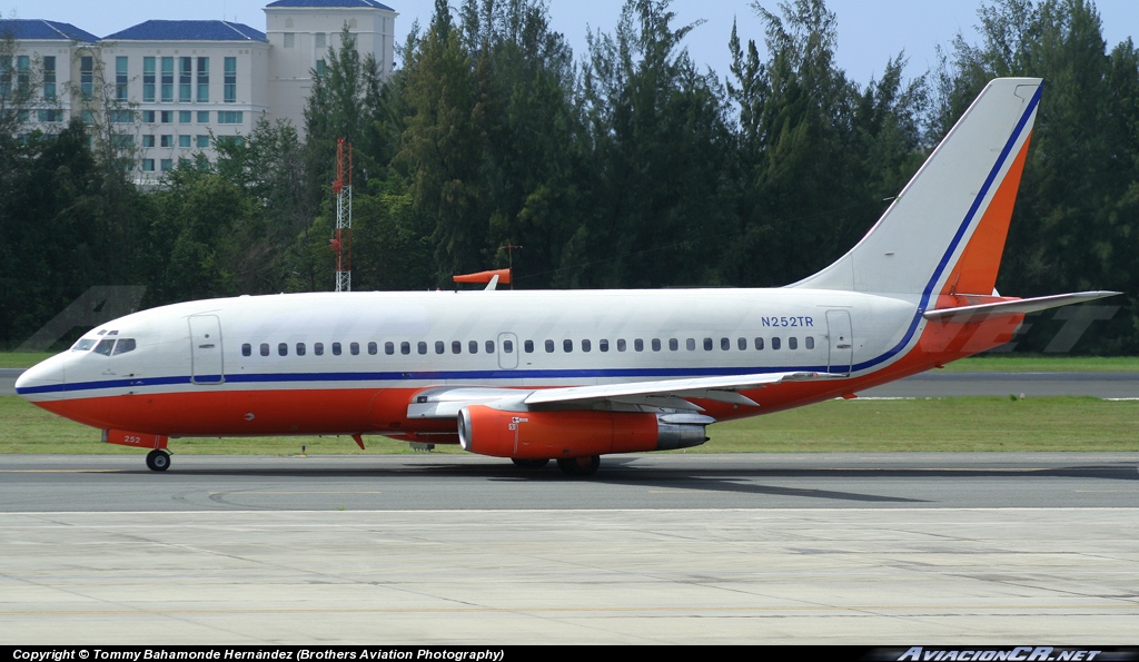 N252TR - Boeing 737-228/Adv - Pace Airlines- (Hooters Air)