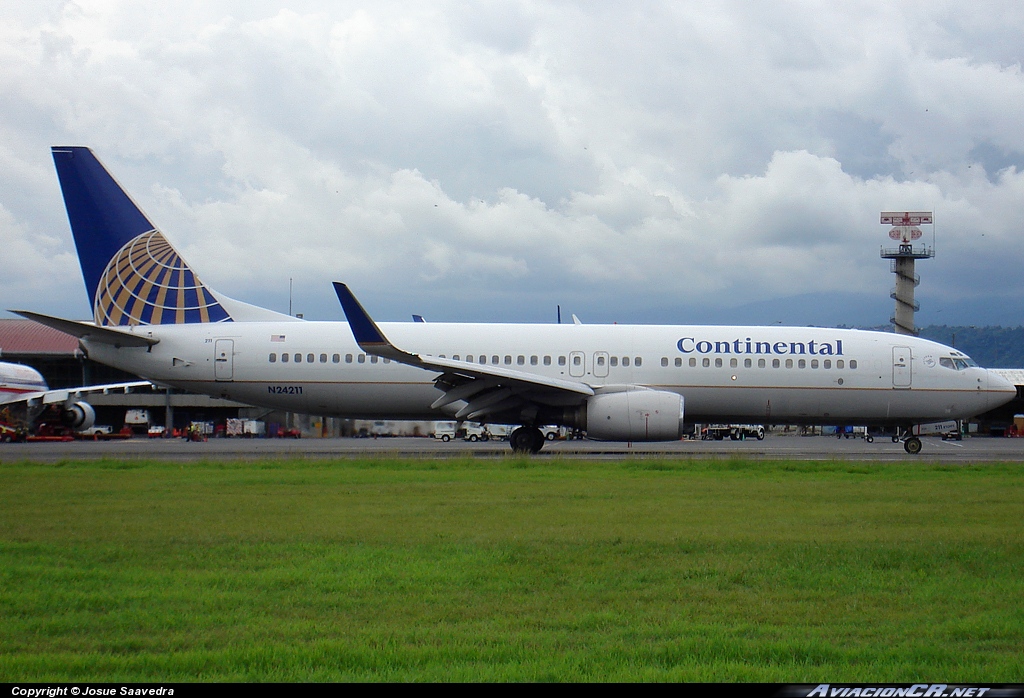 N24211 - Boeing 737-824 - Continental Airlines