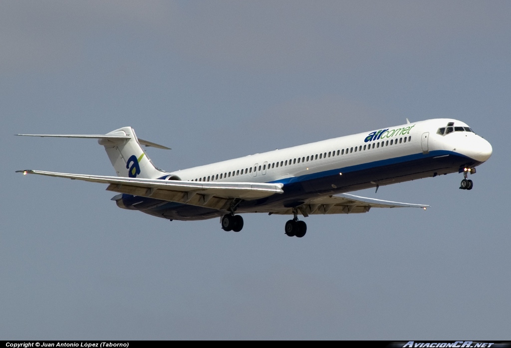 OE-LMI - McDonnell Douglas MD-83 - Air Comet