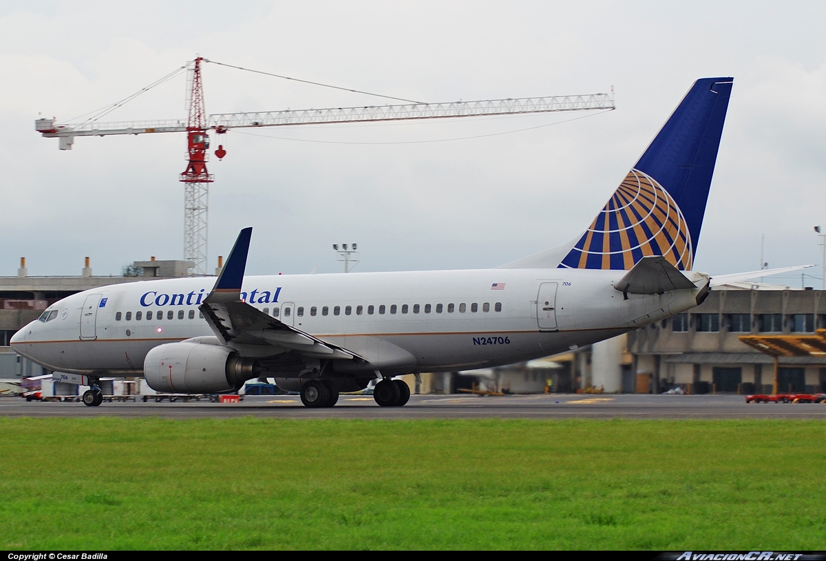 N24706 - Boeing 737-700 - Continental Airlines