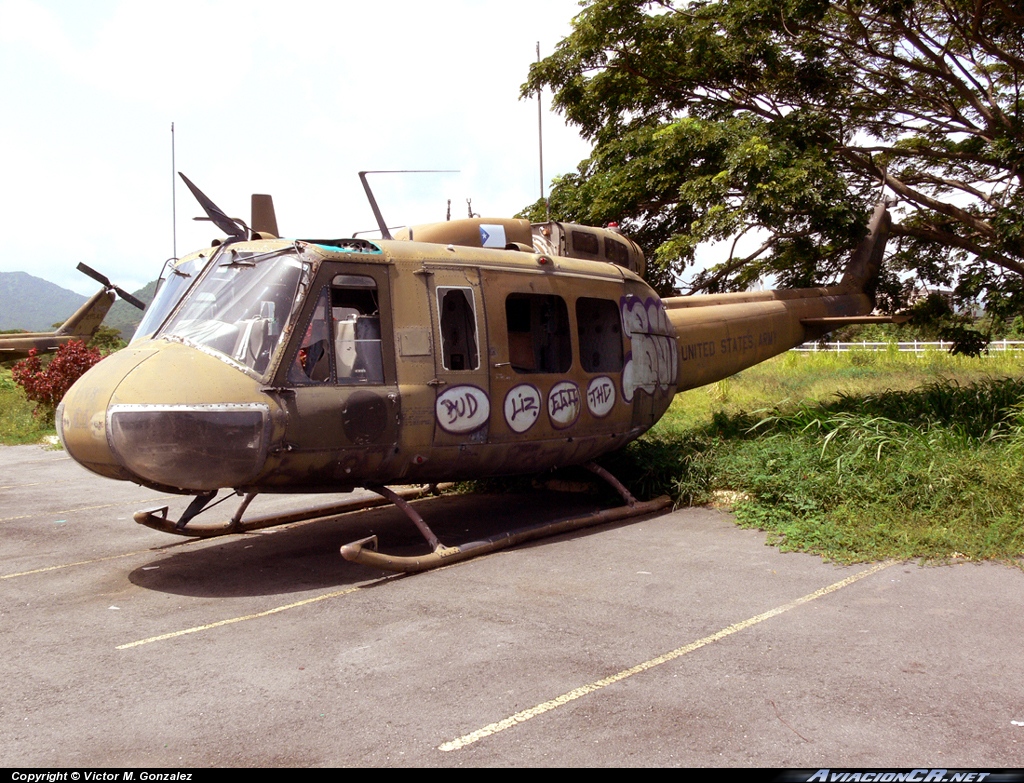 017598 - BELL UH-1 HUEY - USA - Armada / Army
