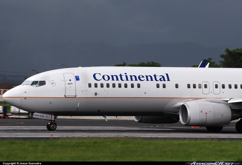 N37274 - Boeing 737-824 - Continental Airlines