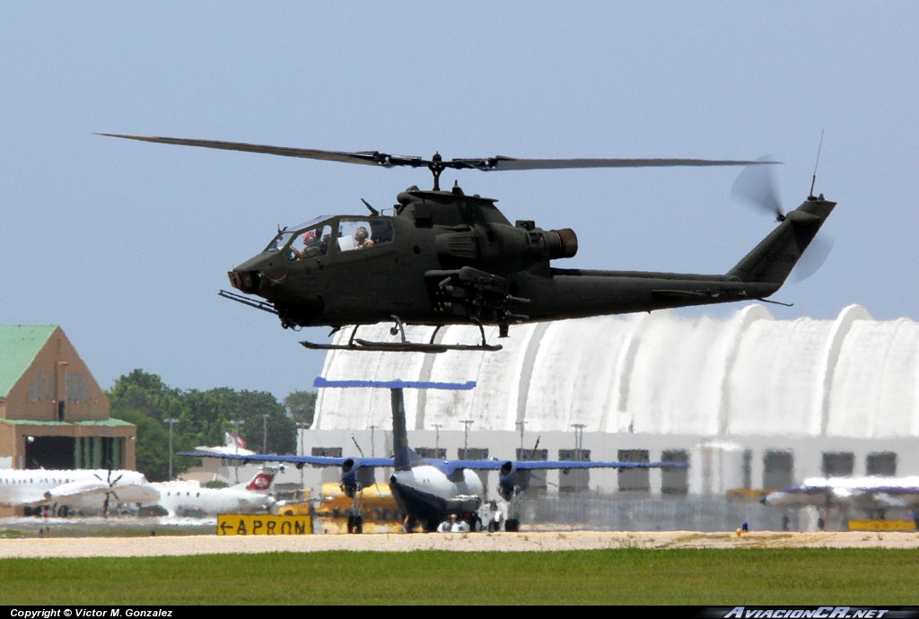 786-035 - BELL AH-1F COBRA (209) - USA - Armada / Army