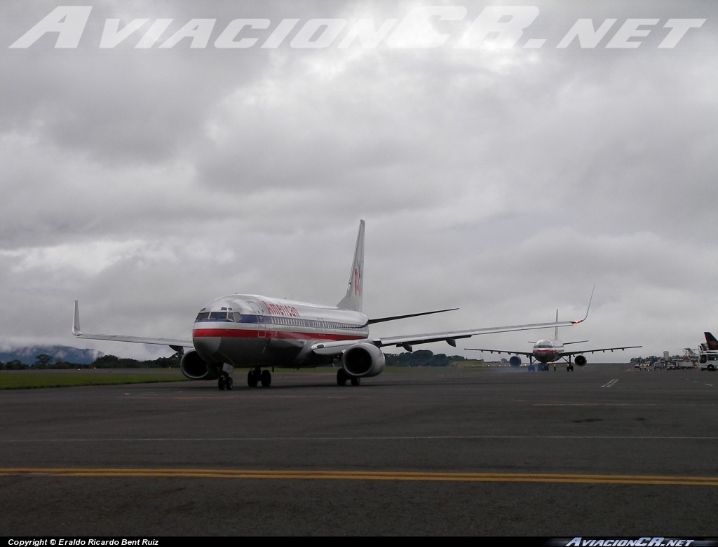 N915AN - Boeing 737-823 - American Airlines