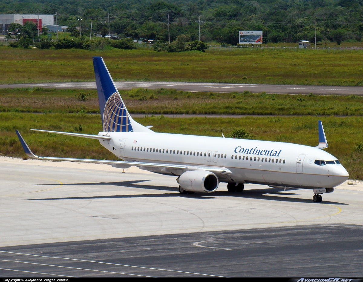 N73251 - Boeing 737-824 - Continental Airlines