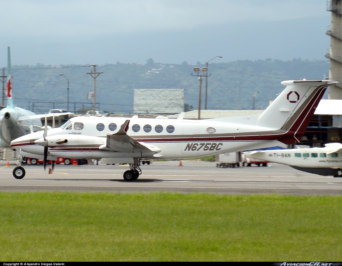 N675BC - Beechcraft Super King Air B350 - Privado