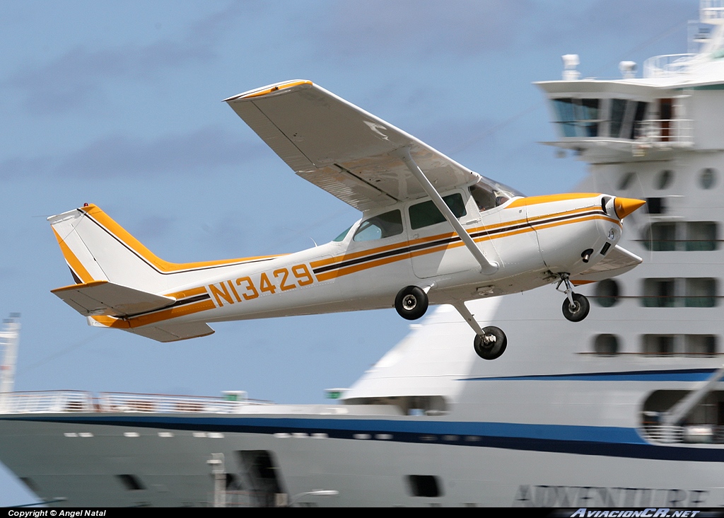 N13429 - Cessna 172M Skyhawk - Privado