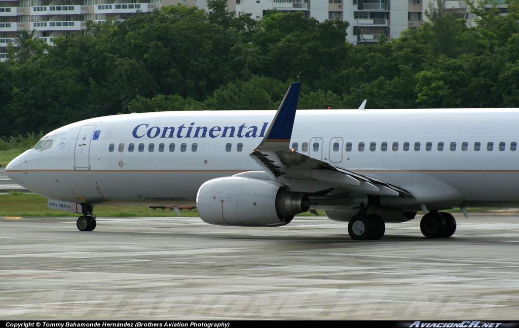N33264 - Boeing 737-824 - Continental Airlines