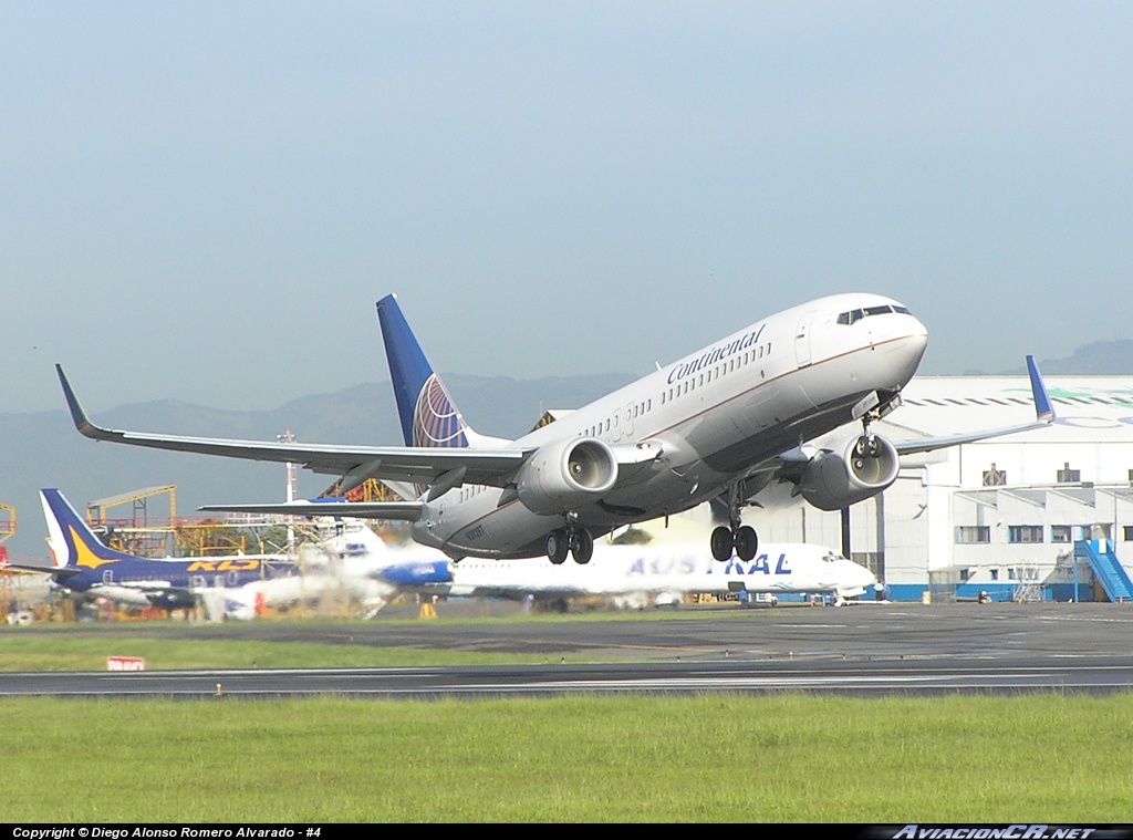 N39297 - Boeing 737-824 - Continental Airlines