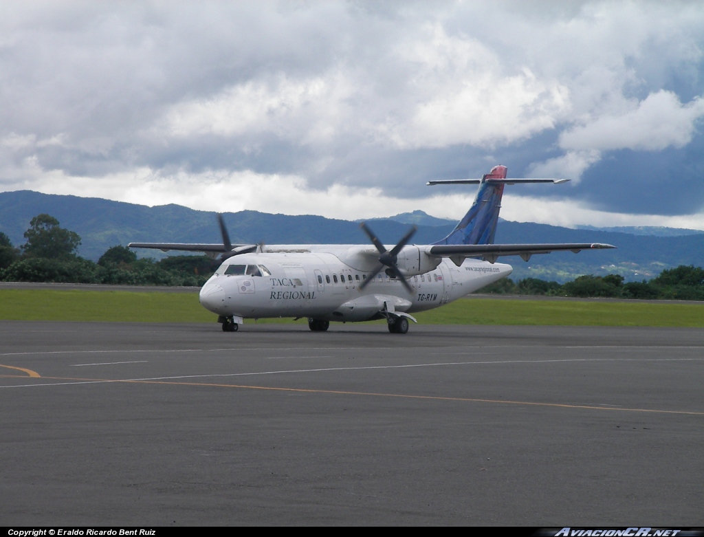 TG-RYM - Aerospatiale ATR-42-300 - TACA