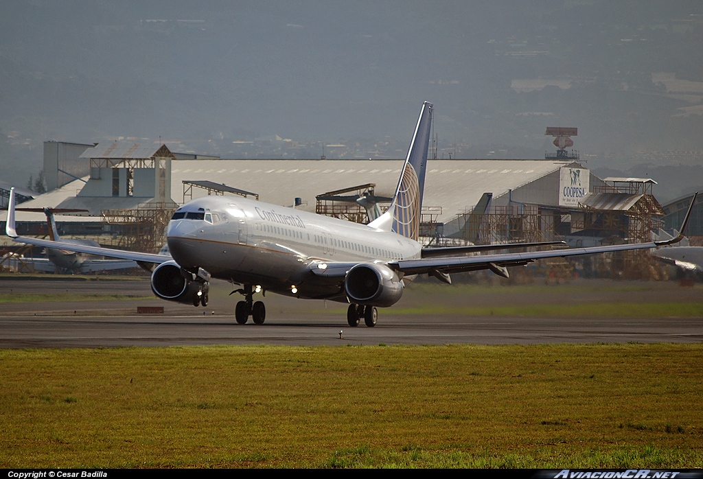 N33203 - Boeing 737-824 - Continental Airlines