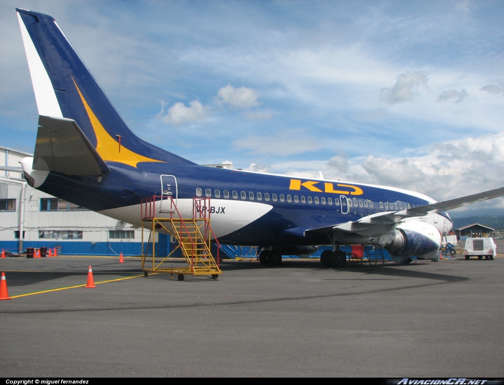 N354US - Boeing 737-301 - KD Avia