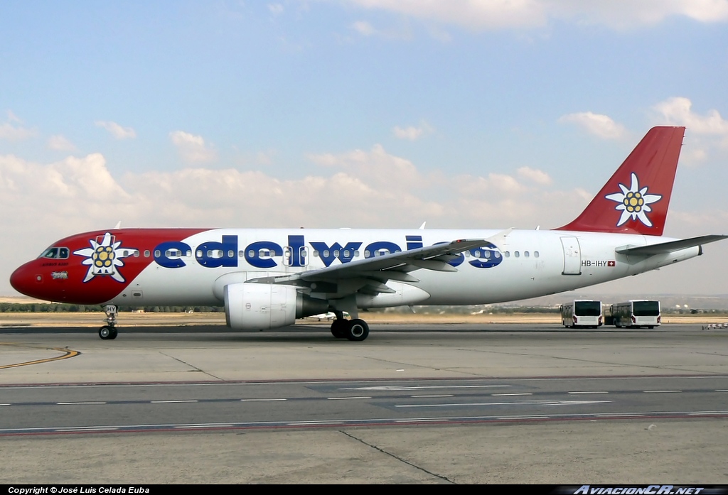 HB-IHY - Airbus A320-214 - Edelweiss Air