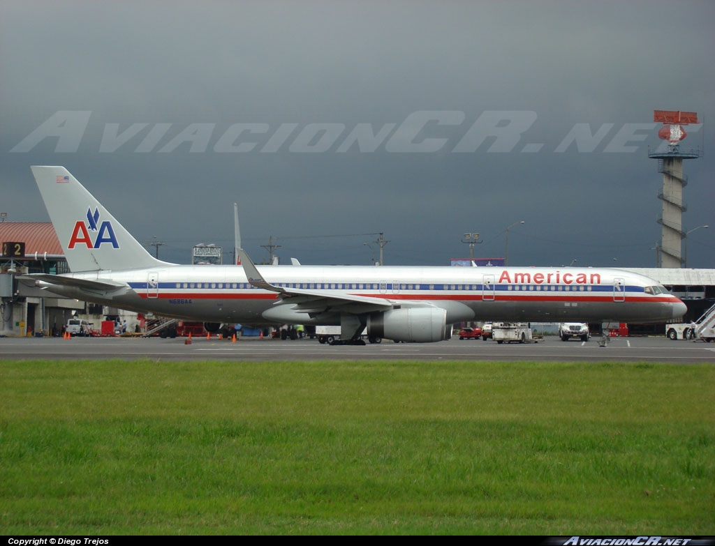 N686AA - Boeing 757-223 - American Airlines