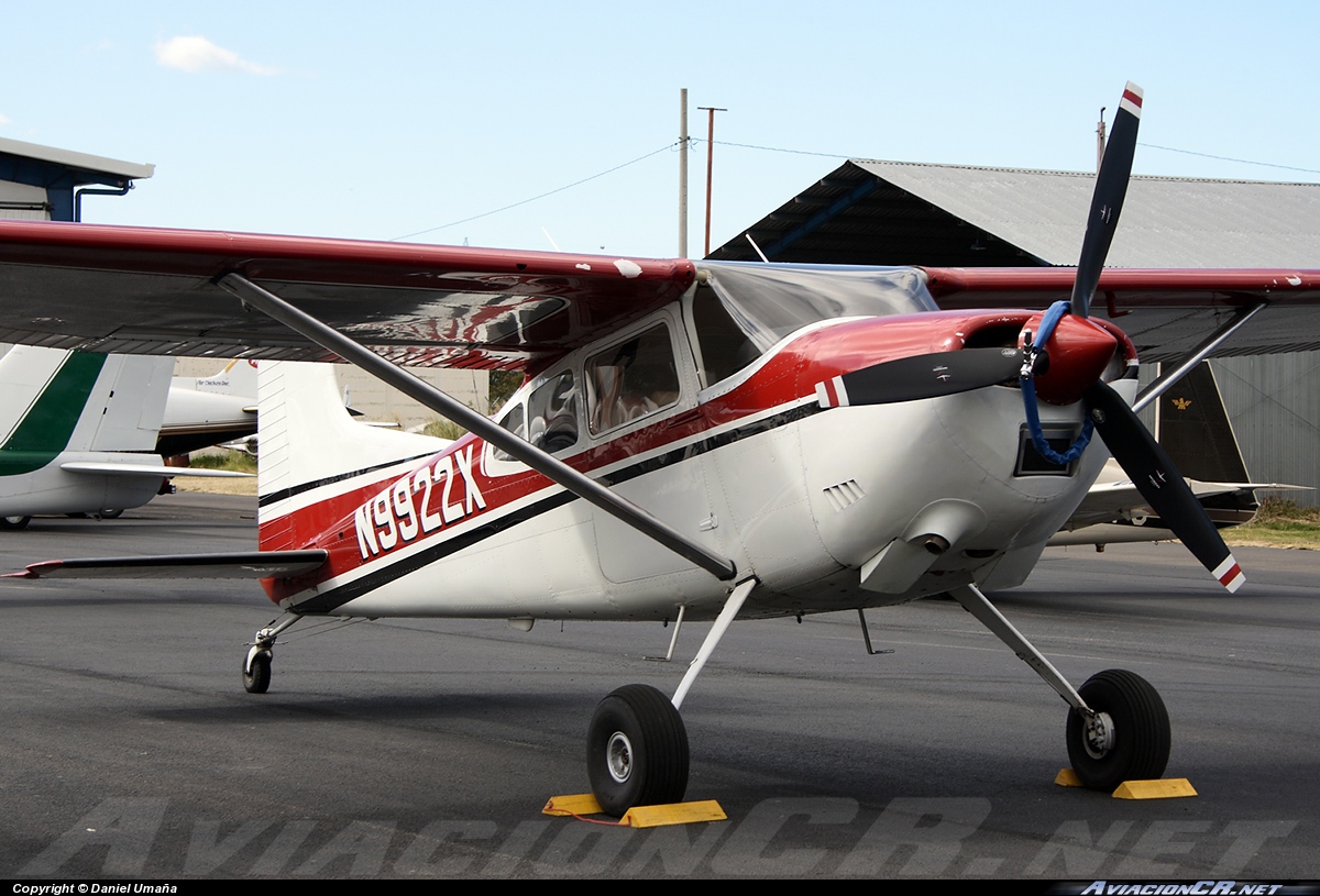 N9922X - Cessna 185 Skywagon 185 (U-17) - Privado