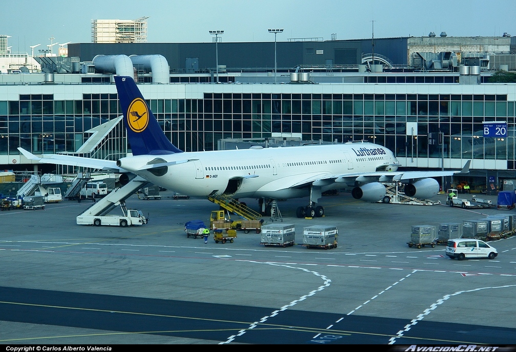 D-AUGY - Airbus A340-311 - Lufthansa