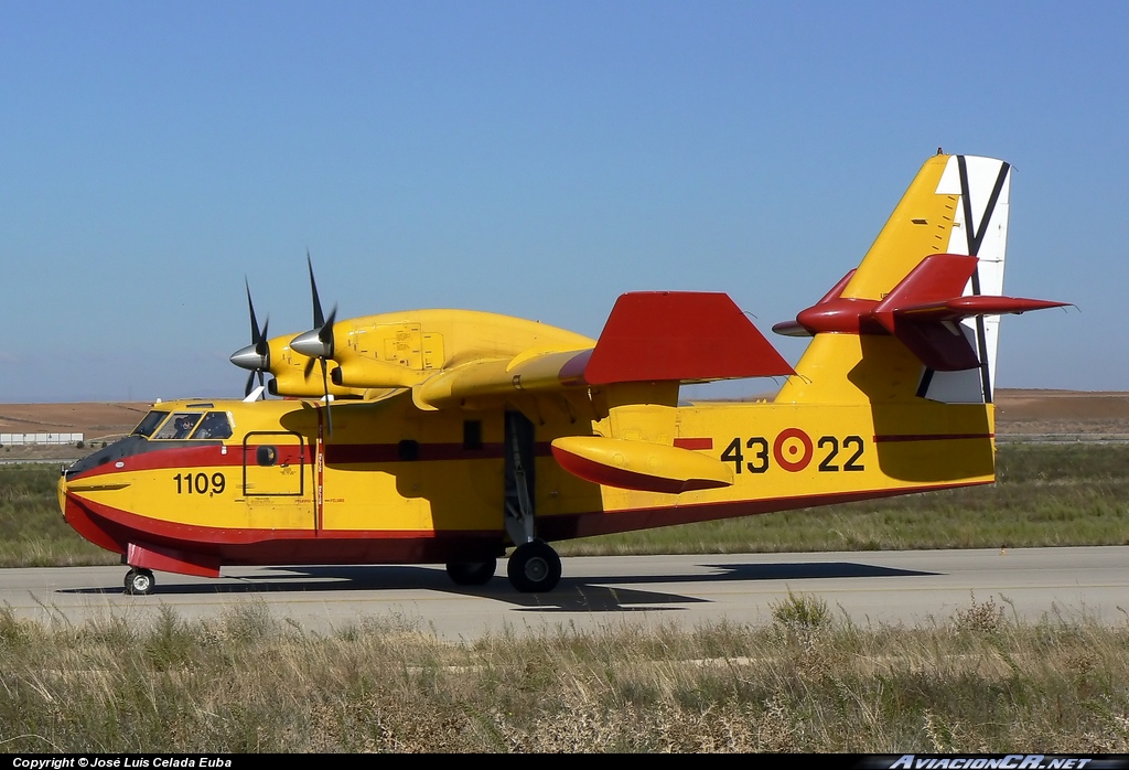 43-22 - Canadair CL-215T - Fuerza Aérea Espanola