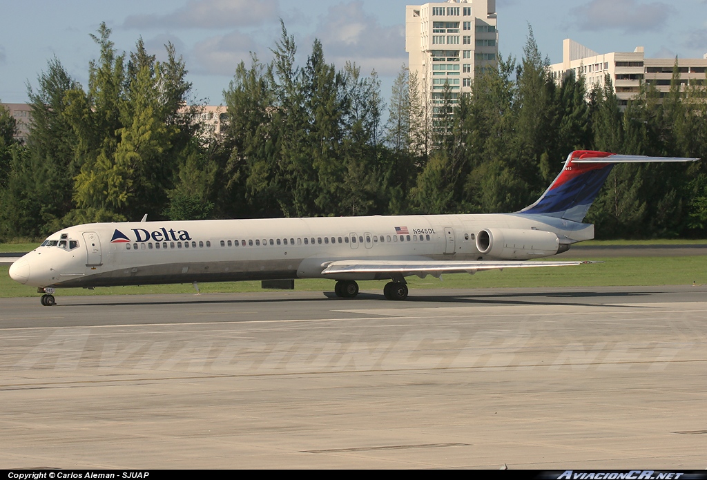 N945DL - McDonnell Douglas MD-88 - Delta Airlines