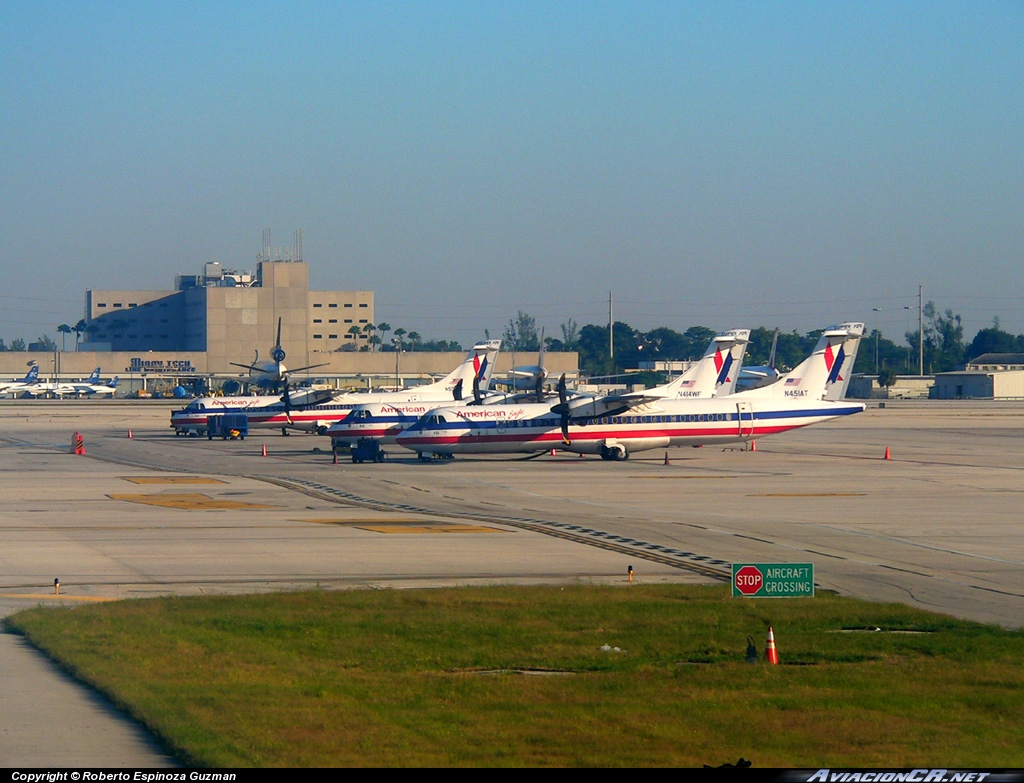 N451AT - ATR 72-212 - American Eagle