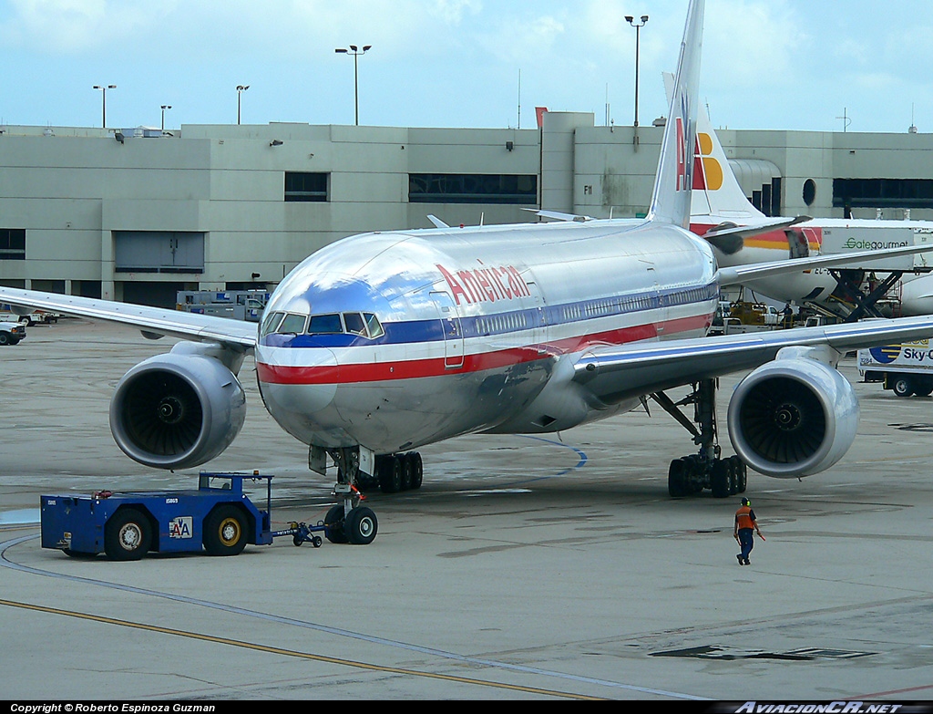  - Boeing 777-223/ER - American Airlines