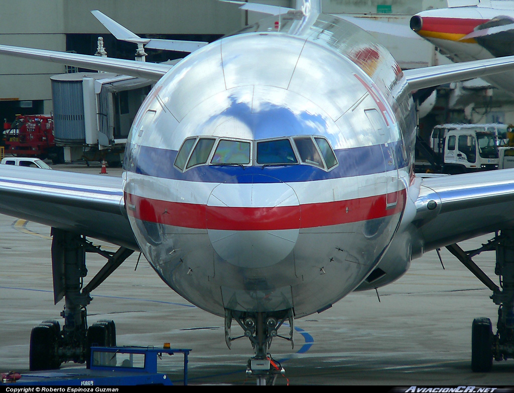  - Boeing 777-223/ER - American Airlines