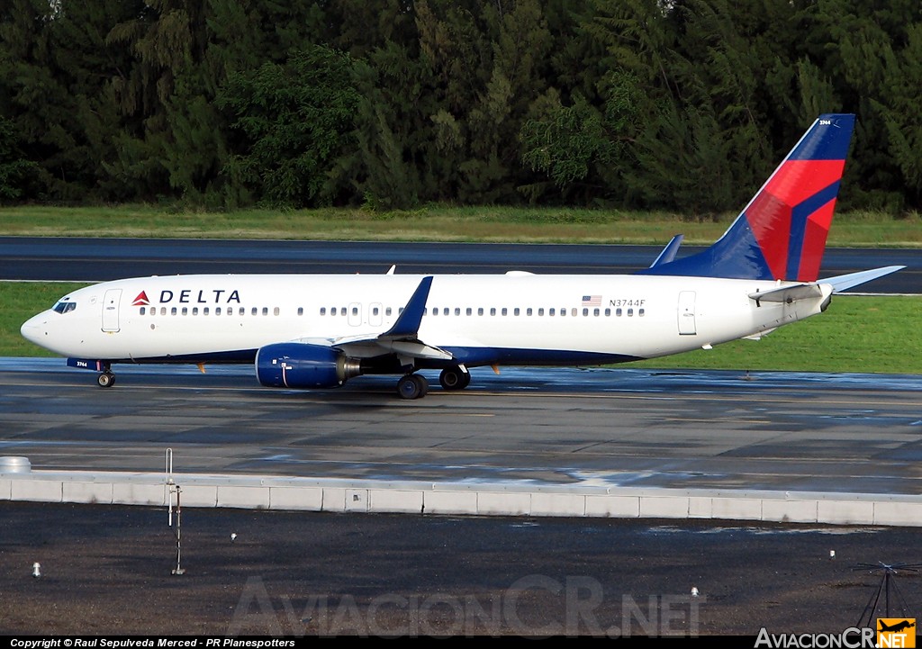 N3744F - Boeing 737-832 - Delta Airlines